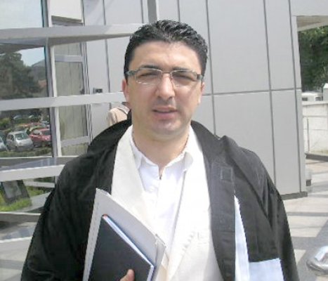 Afacerist arestat după ce a primit bani sub pretextul că poate 